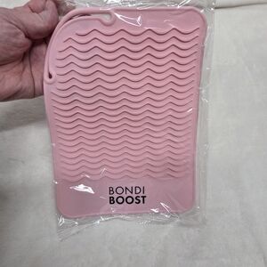 Bondi Boost Pink Silicone Heat Resistant Mat for Hair Tools – NIB